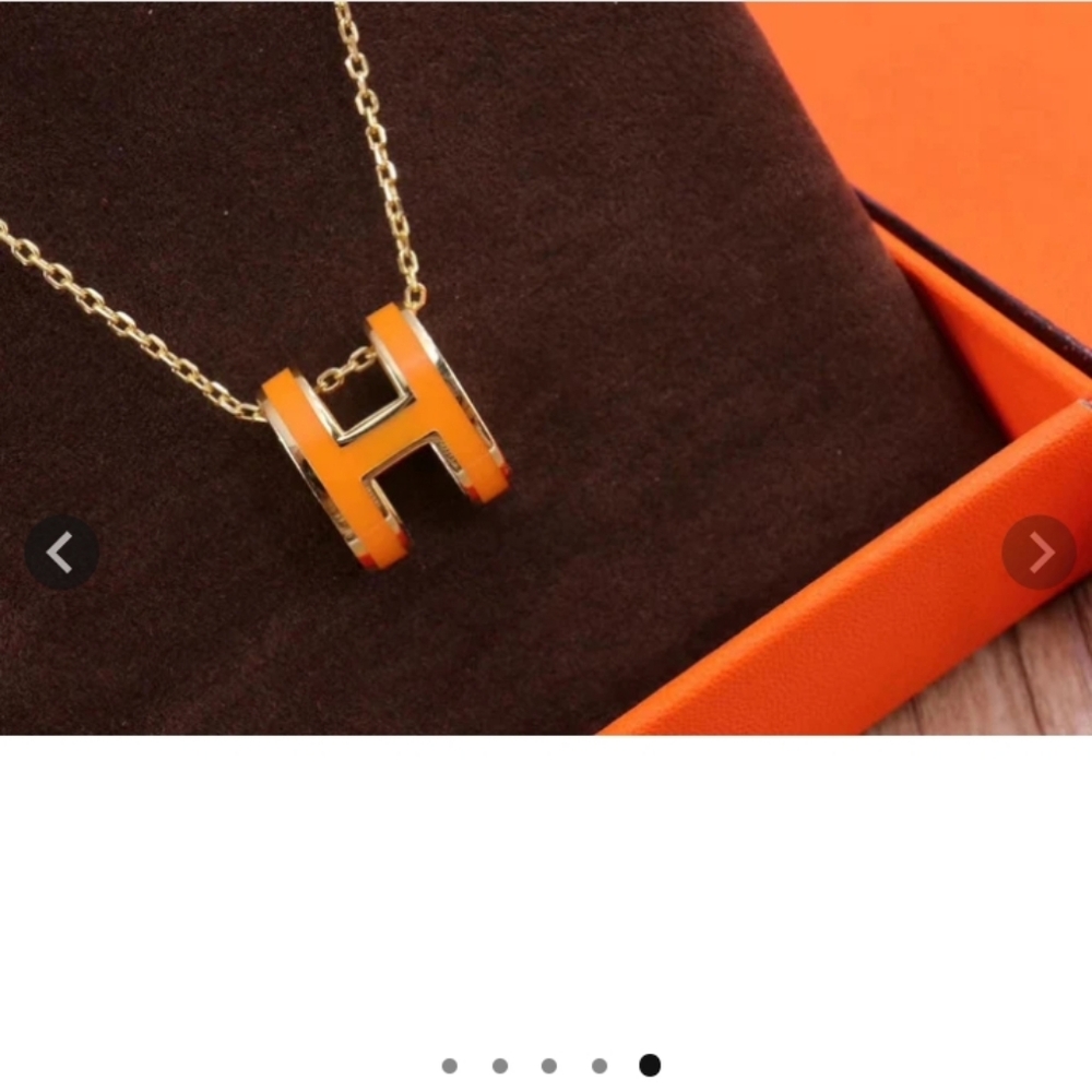 Mini H Pop Up Necklace